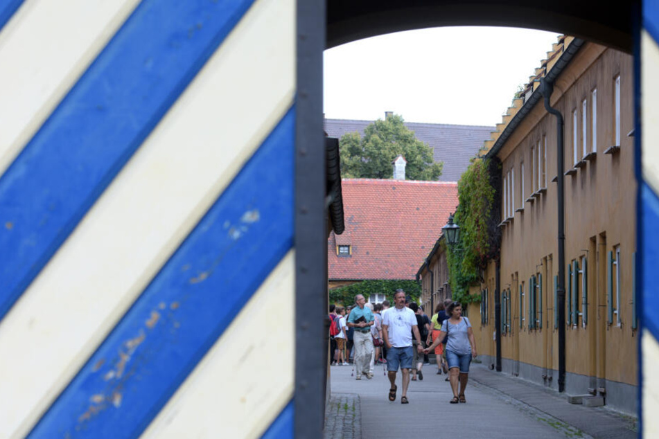 Besucher schlendern bald in Augsburg durch noch mehr Ausstellungen in der Fuggerei.