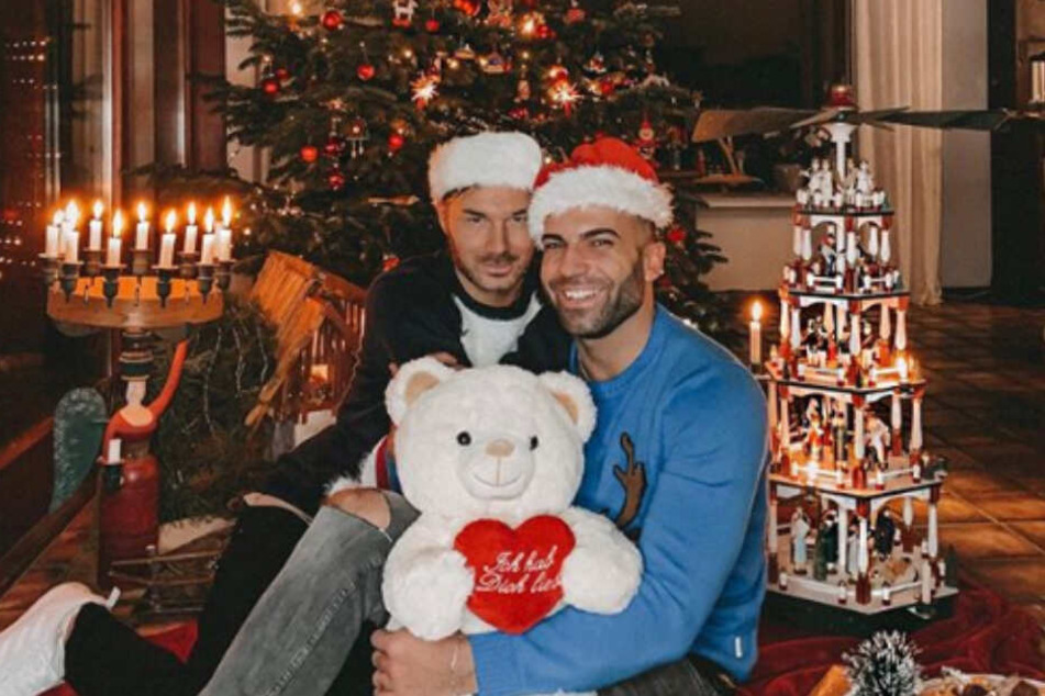 Für Sam und Rafi ist das größte Weihnachtsgeschenk die Liebe.