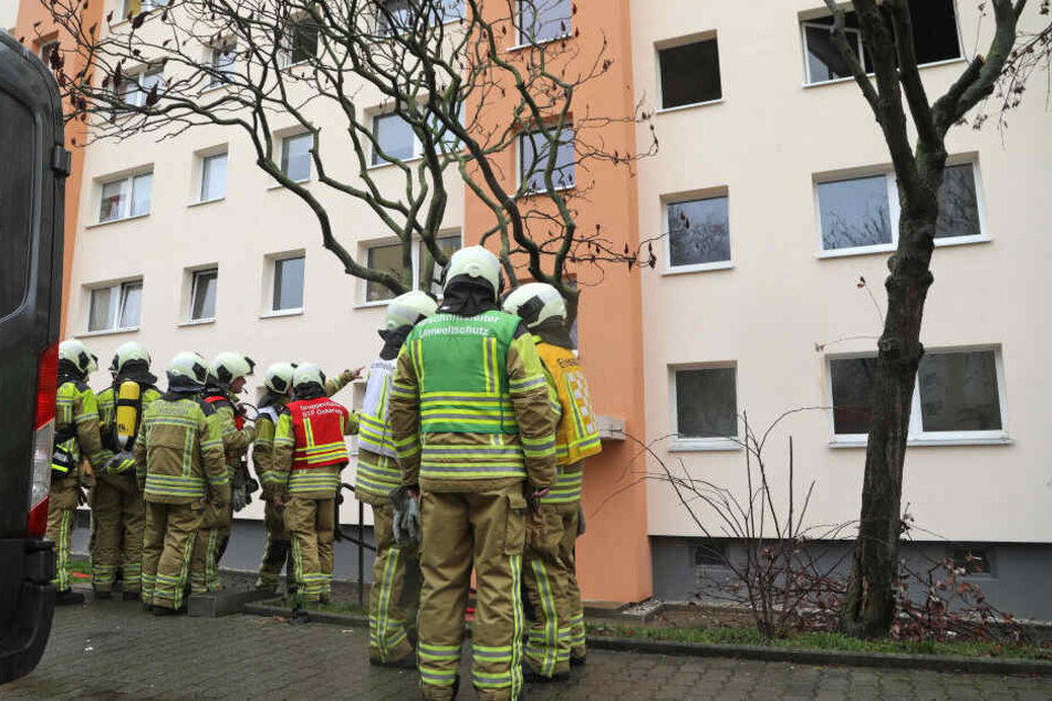 44 Einsatzkräfte der Feuerwehr waren vor Ort.