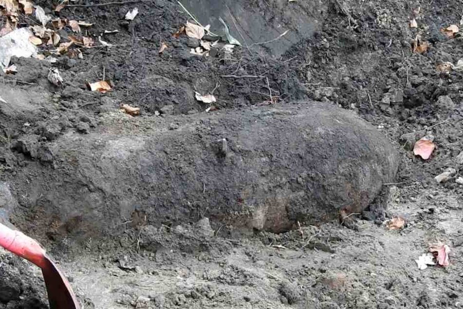 Die Bombe wurde bei Bauarbeiten in einem Winterhuder Hinterhof entdeckt.