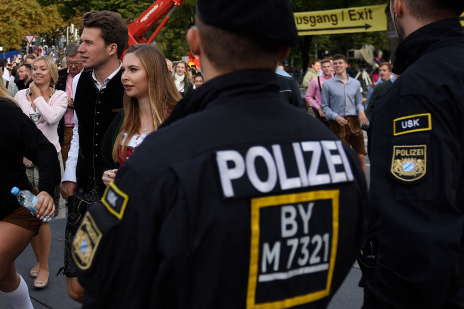 Die Polizei hat auf dem Oktoberfest in München alle Hände voll zu tun. (Symbolbild)