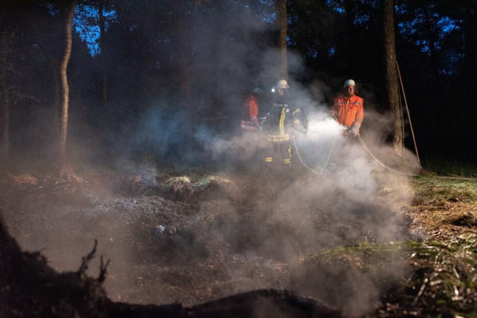 Das Feuer hatte sich auf rund 30 Quadratmetern ausgebreitet.