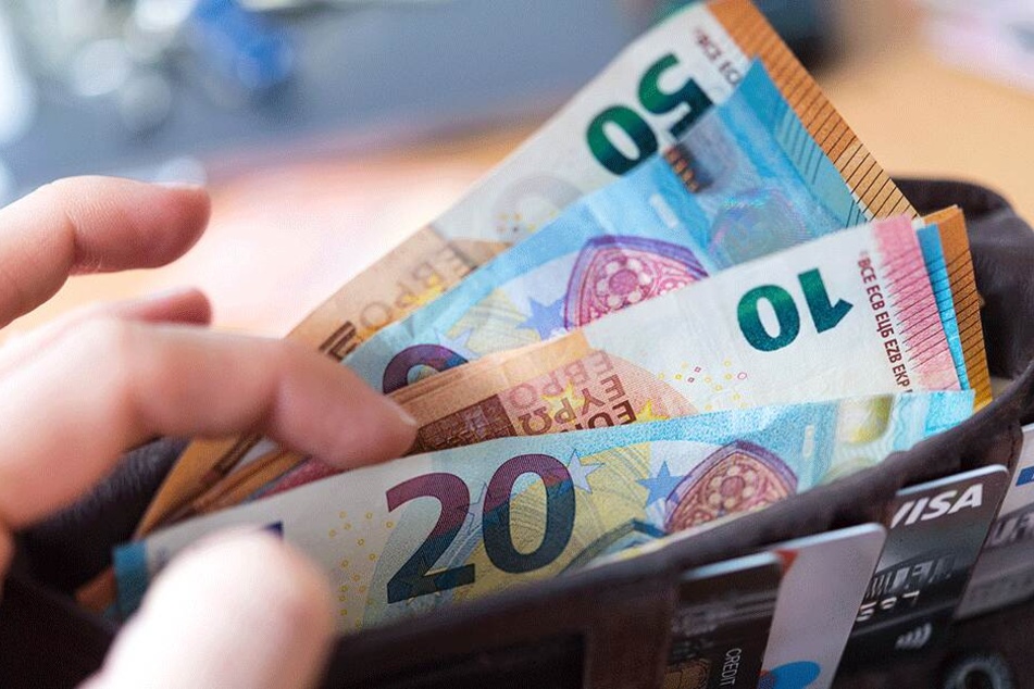 Die deutschen Steuerzahler sparen durch die Abschaffung des Solidaritätszuschlags unterschiedlich viel Geld, da sich die Abgabe an der Einkommensteuer bemisst.