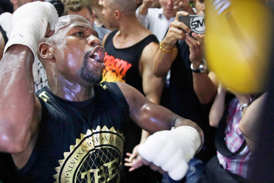 Nach zwei Jahren steigt Floyd Mayweather (40) wieder in den Ring.