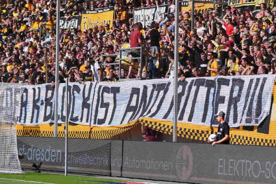 Am Sonntag beim Spiel gegen Greuther Fürth bezogen die Fans im K-Block Stellung gegen Präsident Andreas Ritter.