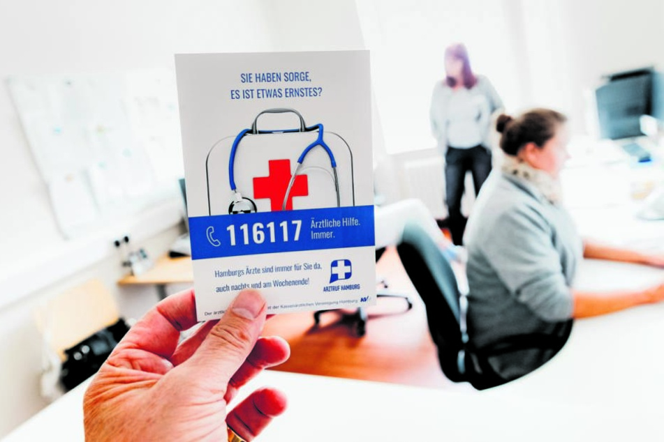 Bei Fieber, Bauch- oder Rückenschmerzen nicht gleich in die Notaufnahme gehen. Es hilft der ärztliche Bereitschaftsdienst.