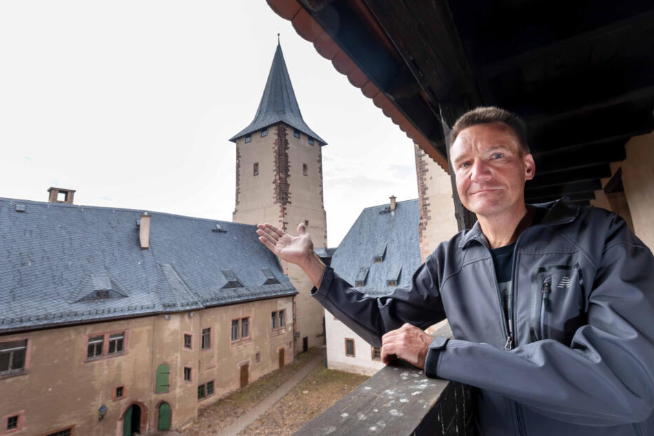 Schloss-Leiter Peter Knierriem (53) freut sich über die neuen Gäste von Schloss Rochlitz.