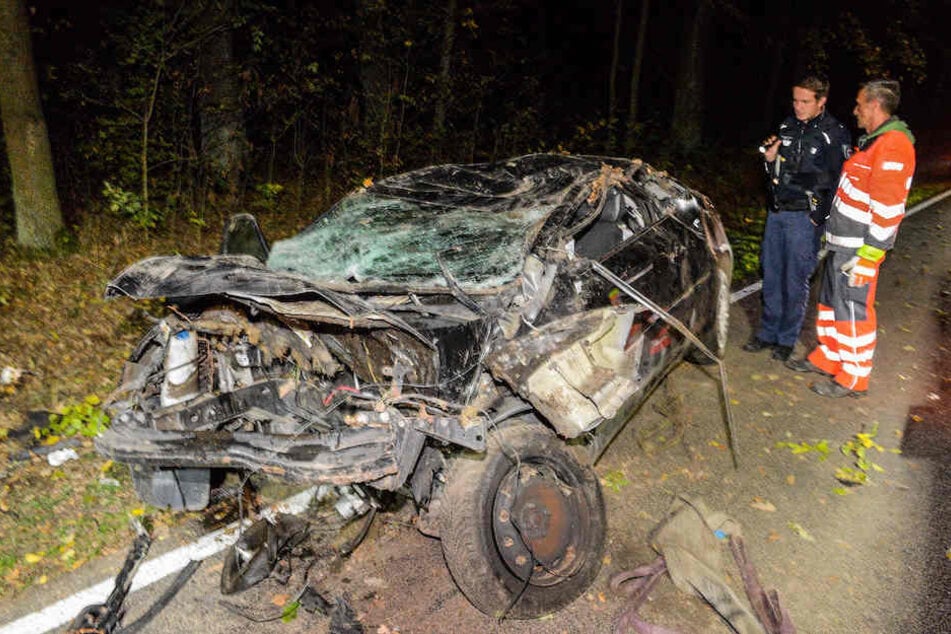 Die 50-jährige Fahrerin hatte bei diesem Unfall auf der L95 keine Überlebenschance.
