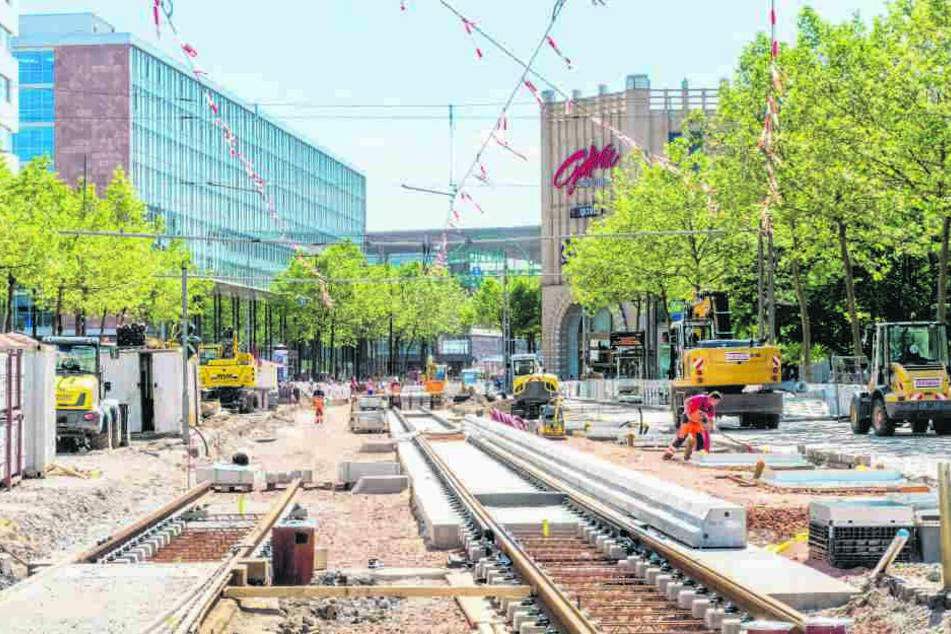 Seit März wird zwischen Rotem Turm und Zentralhaltestelle an den Gleisen für
den Citylink gebaut.