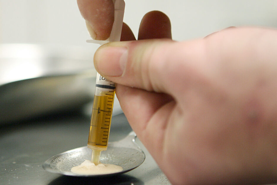 Der Mann hatte seiner Lebensgefährtin eine Überdosis Heroin verabreicht. (Symbolbild)