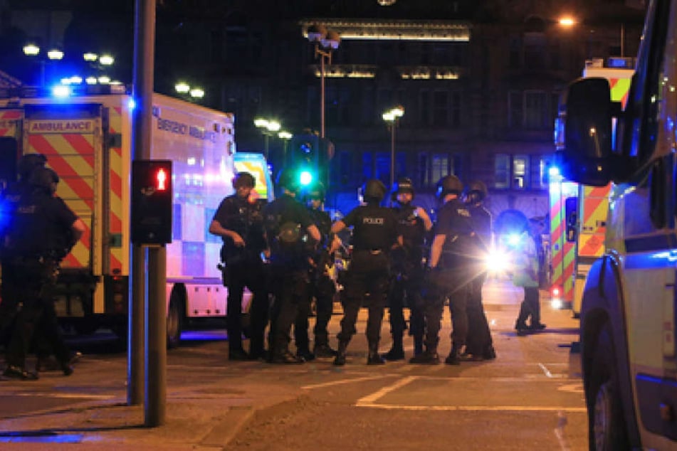 Die Hintergründe der Tat sind noch völlig unklar. Die Polizei geht allerdings von einem Terroranschlag aus.