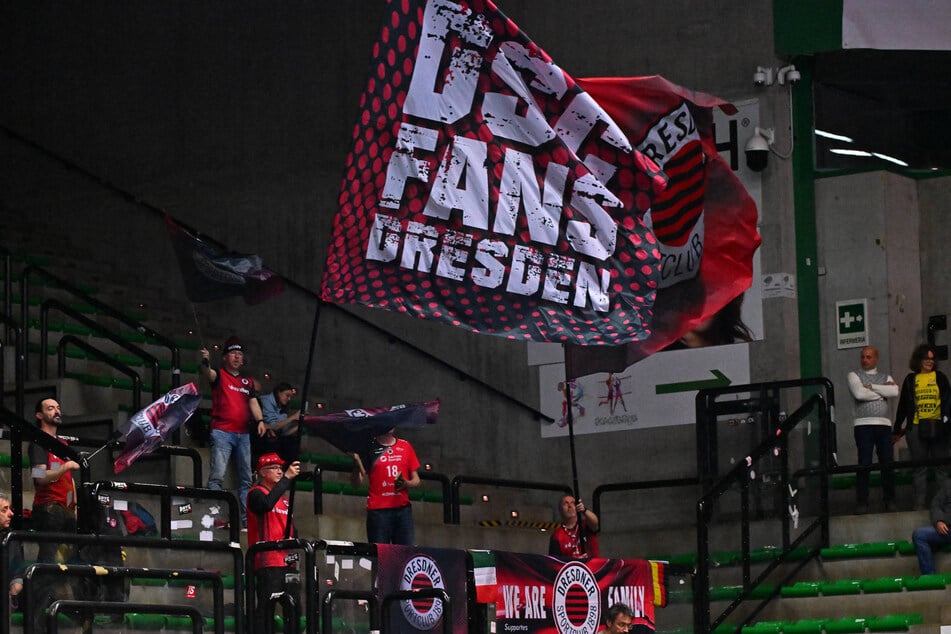 Kein Weg zu weit: Die "DSC-Supporters" hielten auch in Italien die Fahne hoch.