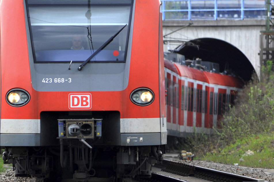 Wegen Bauarbeiten fahren an vier Wochenenden im August auf einem Teilabschnitt der Stammstrecke keine Züge. (Symbolbild)