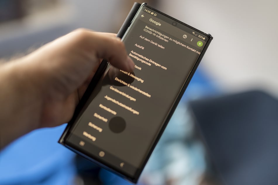 Die "Benachrichtigung zu möglichem Kontakt mit Covid-19-Infizierten" hielten viele Nutzer irrtümlich schon für die Corona-App.