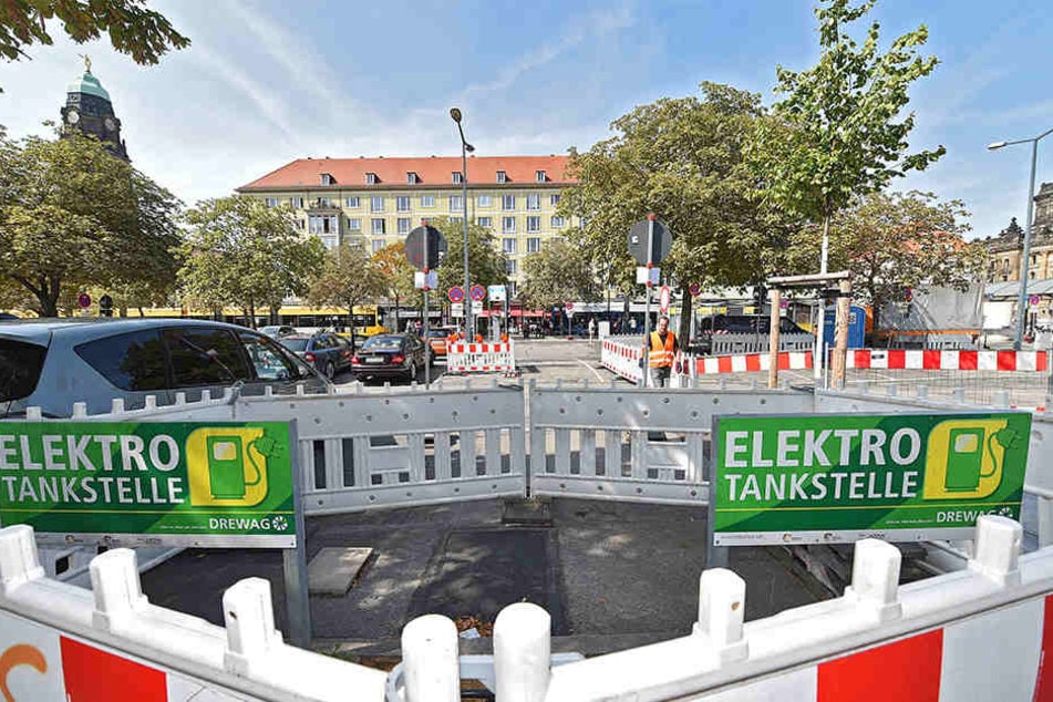 Am Pirnaischen Platz werden die vorhandenen Elektro-Tankstellen erweitert und zum Mobilitätspunkt ausgebaut.