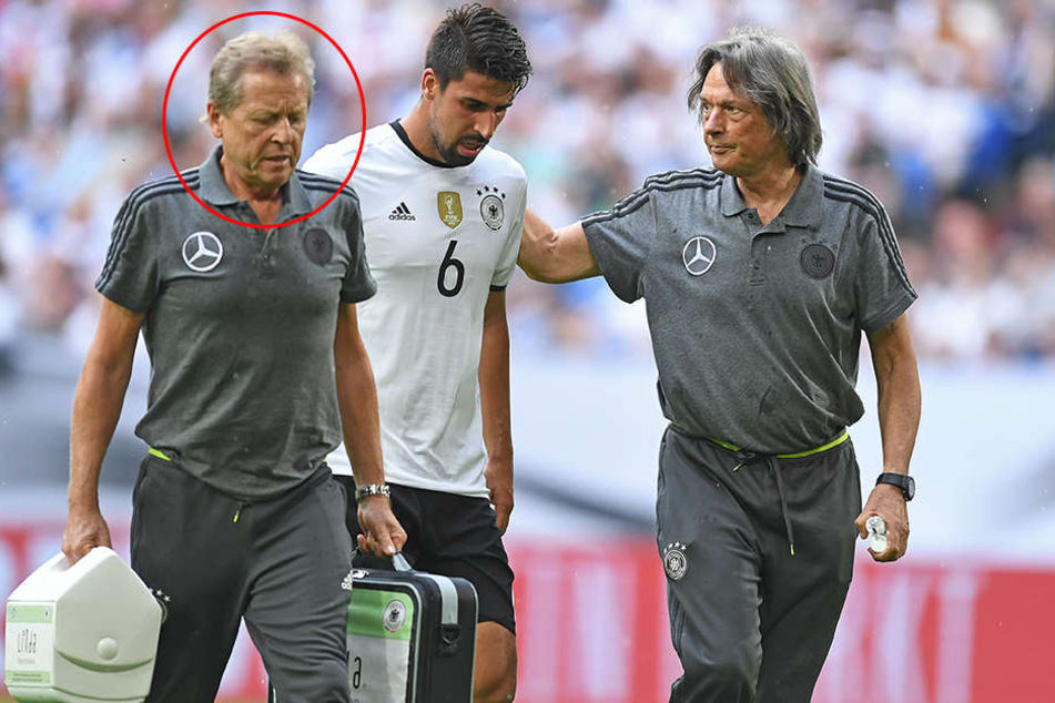 Klaus Eder (l) gemeinsam mit DFB-Spieler Sami Khedira und Mannschaftsarzt Hans-Wilhelm Müller-Wohlfahrt (r).