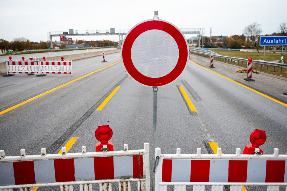 Rund um die Sperrung sind diverse Umleitungsstrecken ausgeschildert.