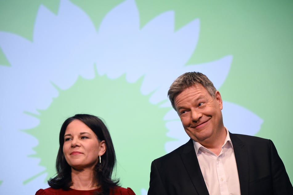 Robert Habeck (55, r.) und Annalena Baerbock (44, l.) auf der Wahlparty der Grünen.