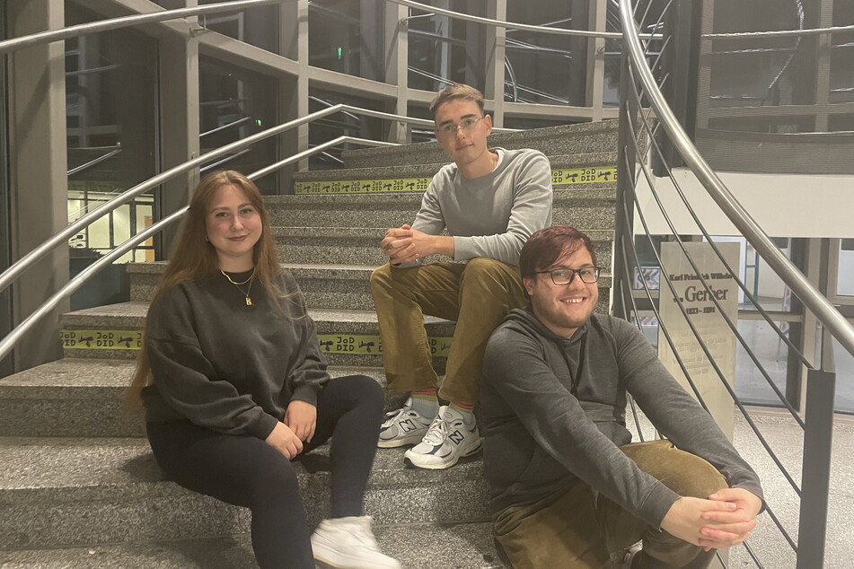 Landeskoordinatorin der Juso-Hochschulgruppen Sachsen Laura Müller (22) mit ihren Sprechern Tony Marggraf (22) und Finn Jari Hopp (M.).