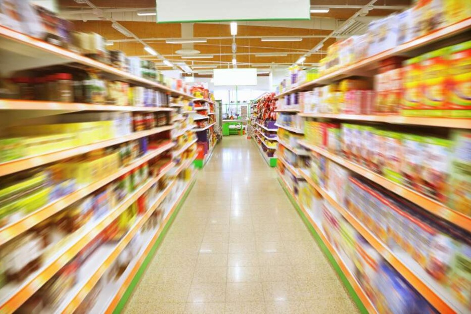 Die Frau wollte mehrere Waren aus einem Supermarkt klauen. (Symbolbild)