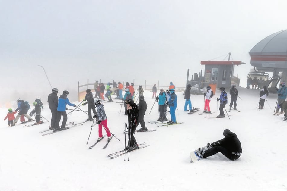 Auf dem Fichtelberg in Oberwiesenthal herrscht besonders an den Wochenenden großer Andrang an den Skiliften.