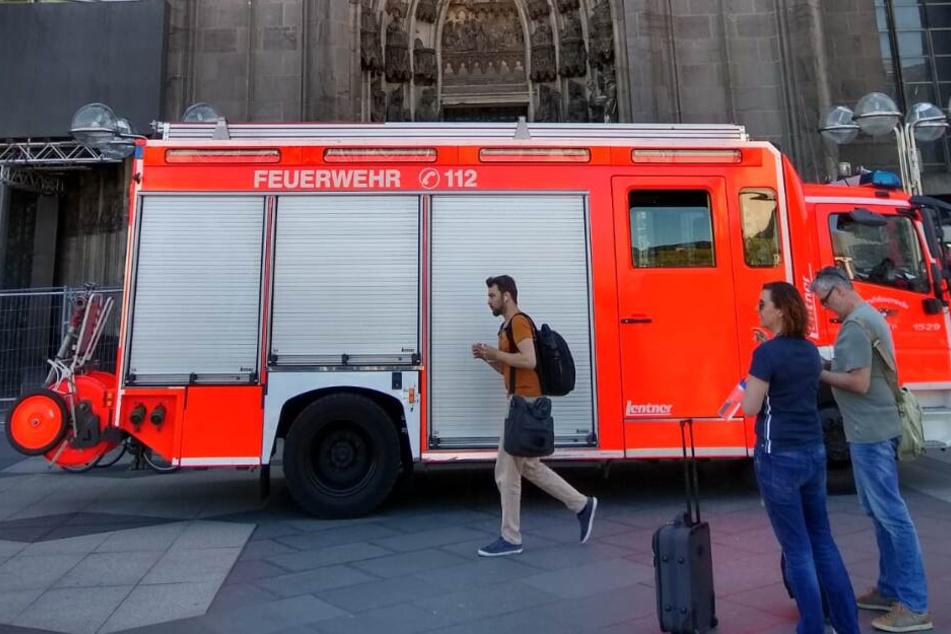 Die Feuerwehr wurde um 13 Uhr zu einem Notfall im Kölner Dom gerufen.