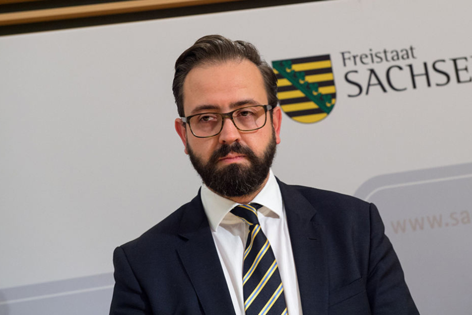 Justizminister Sebastian Gemkow (38, CDU) will bei Bedarf weitere Richter an
die Verwaltungsgerichte schicken.