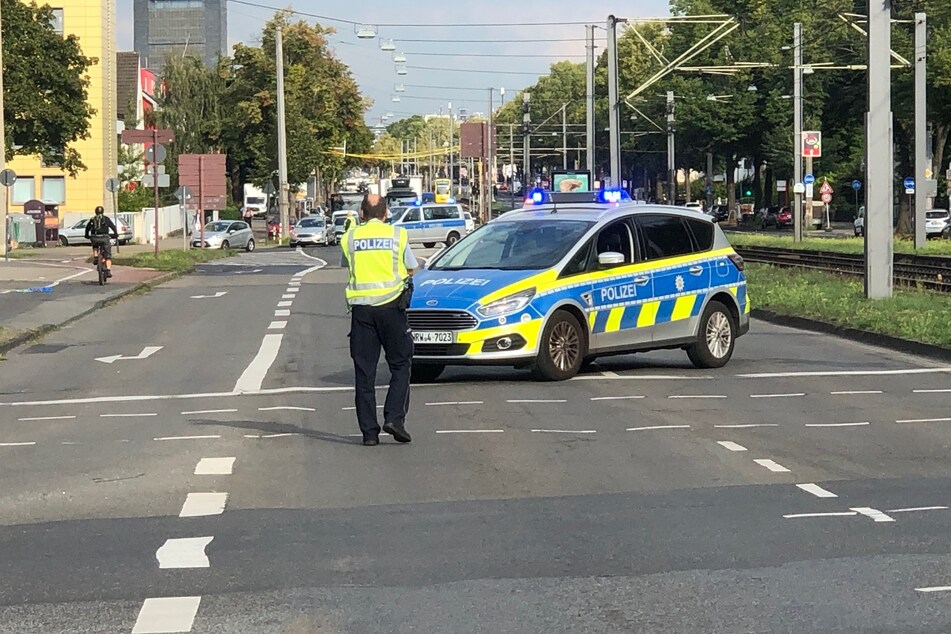 Die Aachener Straße wurde im Zuge der Evakuierungsmaßnahmen gesperrt.