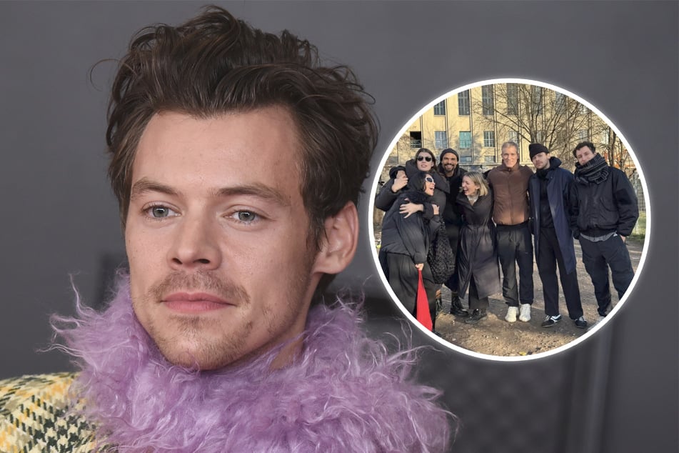 Harry Styles zurück in Berlin: Schnappschuss vor dem Berghain