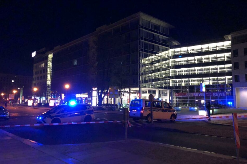 Das Gebiet vor dem Hauptbahnhof ist abgesperrt.