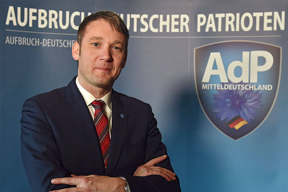 Während André Poggenburg seine Rede hielt, wurde draußen demonstriert.