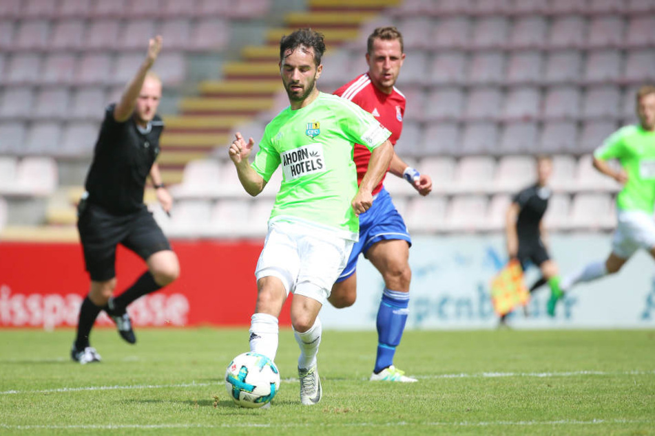 Okan Aydin (Chemnitz) gegen Ulrich Taffertshofer (Unterhaching).