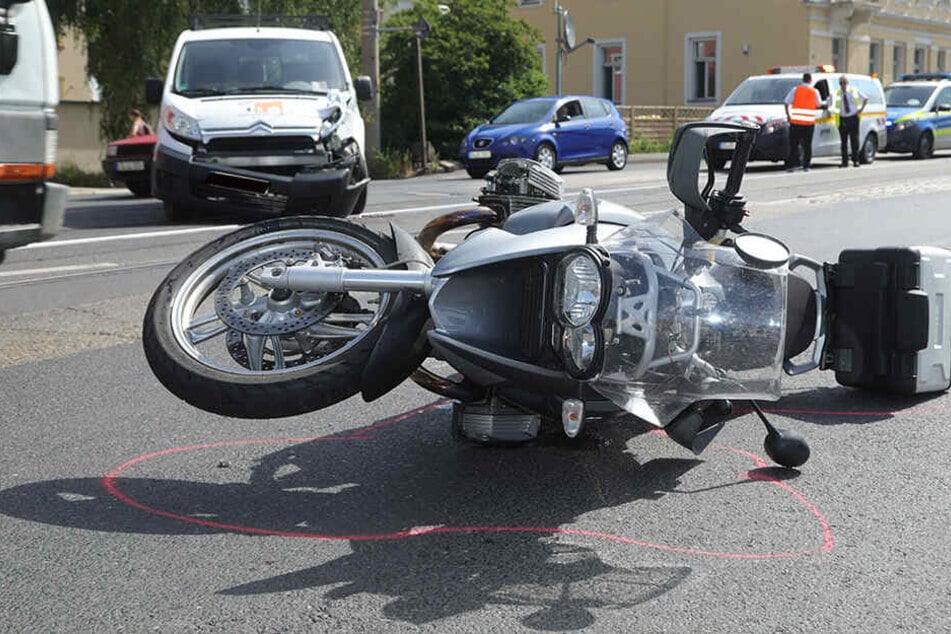 Der Biker stürzte und wurde verletzt.