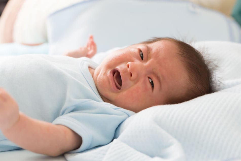 Weil das Baby schrie, wollte es seine Mutter (33) ersticken. (Symbolbild)