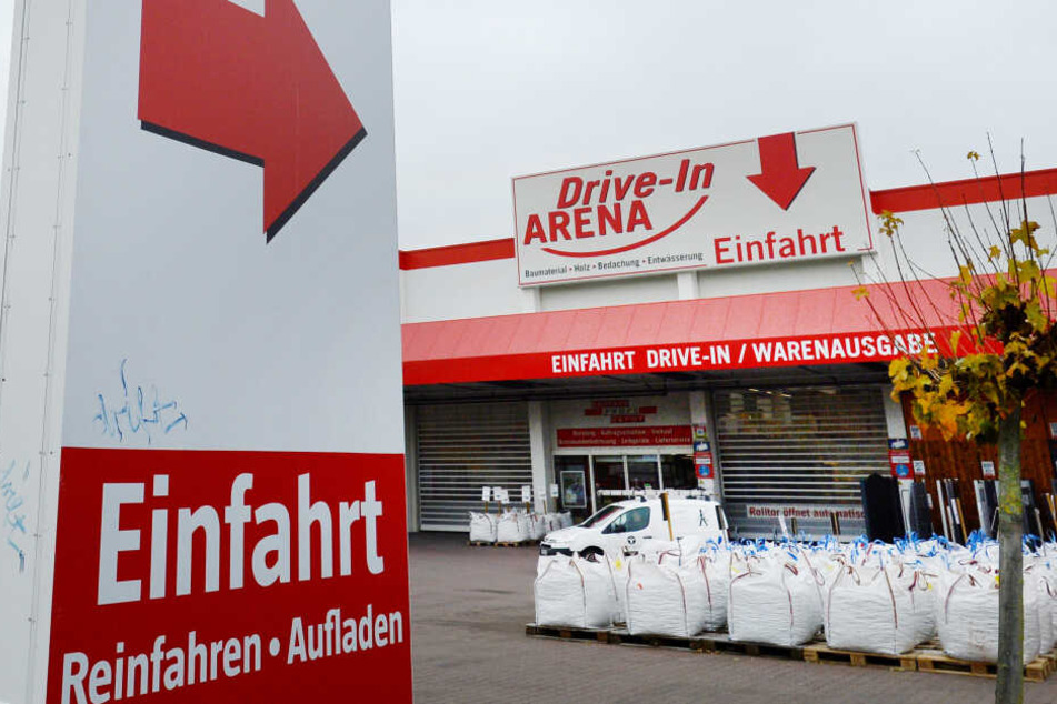 Der Mann wurde beim Verladen im Baumarkt von Platten erschlagen.
