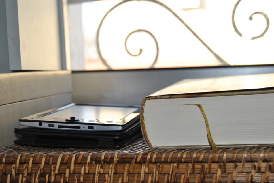 Schwere Zeiten für Buchhandlungen: E-Reader verdrängen Bücher und große Internetriesen kleine inhabergeführte Bücherläden.