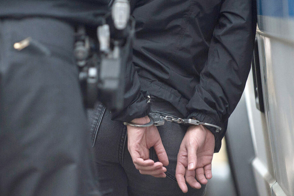 Ein 36-Jähriger und eine 27-Jährige wurden vorläufig festgenommen. (Symbolbild)