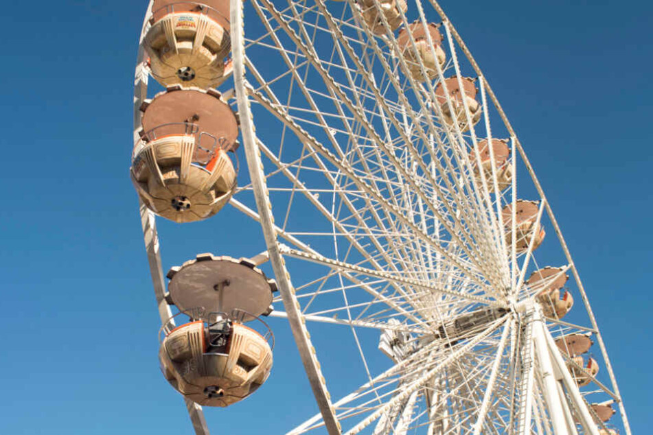 Das Riesenrad wurde inzwischen von der Polizei beschlagnahmt und wird von einem Gutachter untersucht. (Symbolbild)