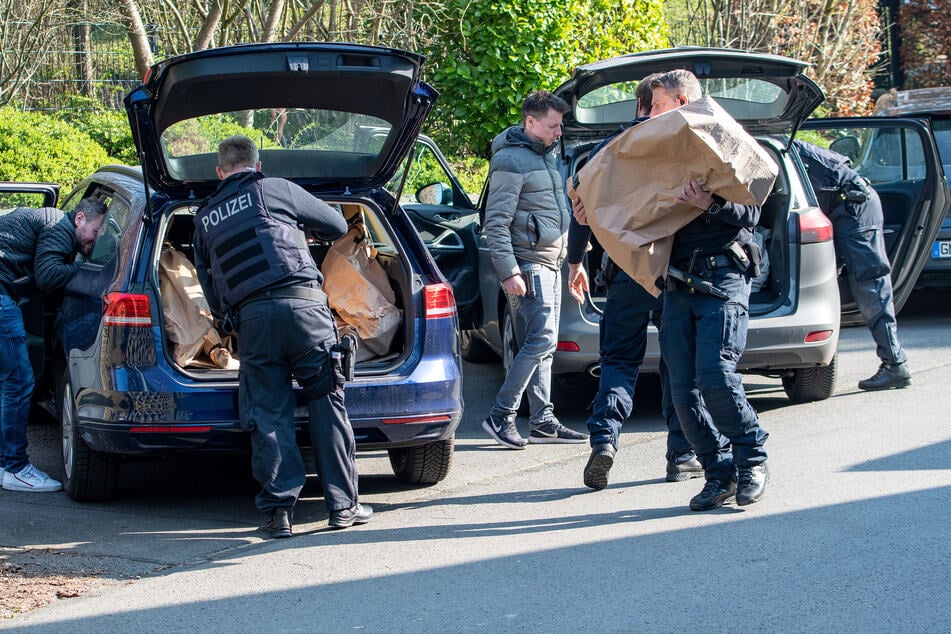 Die Polizei führt in NRW immer wieder Razzien gegen Mitglieder der "Reichsbürger"-Szene durch.