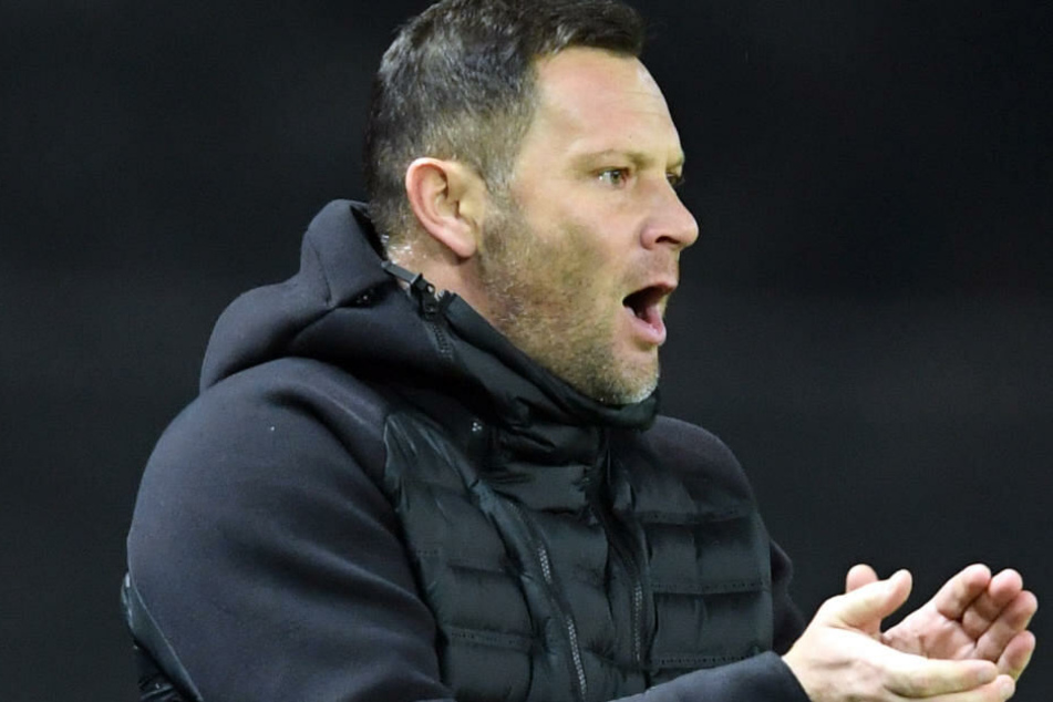 Herthas Trainer Pal Dardai feuert sein Team an.