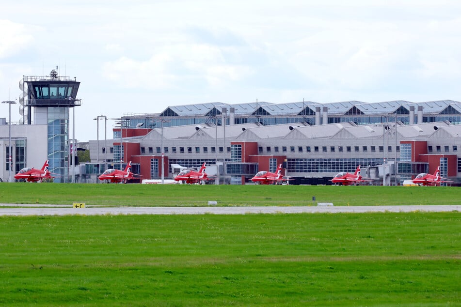 Bevor es weiter geht, werden die Jets vollgetankt.