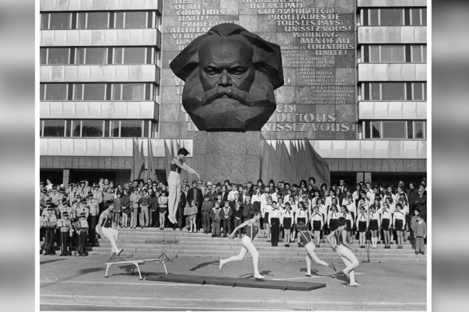 Vor dem von Lew Kerbel geschaffenen Monument zelebrierte die DDR-Führung regelmäßig Großveranstaltungen.