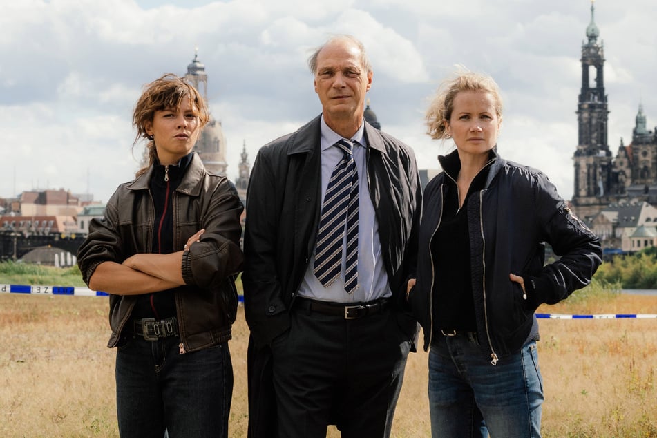 Im Herbst 2026 kommt noch eine neue Folge: "Das, was du zurücklässt" Milla Brandis (Lilja van der Zwaag, 30, l.) unterstützt dabei das Ermittlerteam von Peter Schnabel (Martin Brambach, 58) und Leonie Winkler (Cornelia Gröschel, 38).