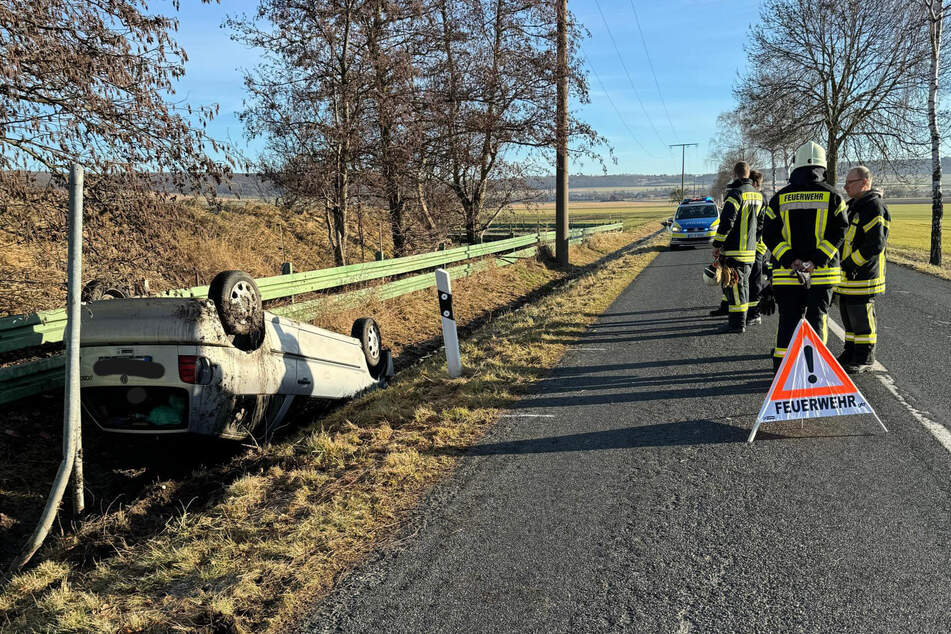 Der Fahrer des VW Polo wurde bei dem Unfall leicht verletzt und in ein Krankenhaus gebracht.
