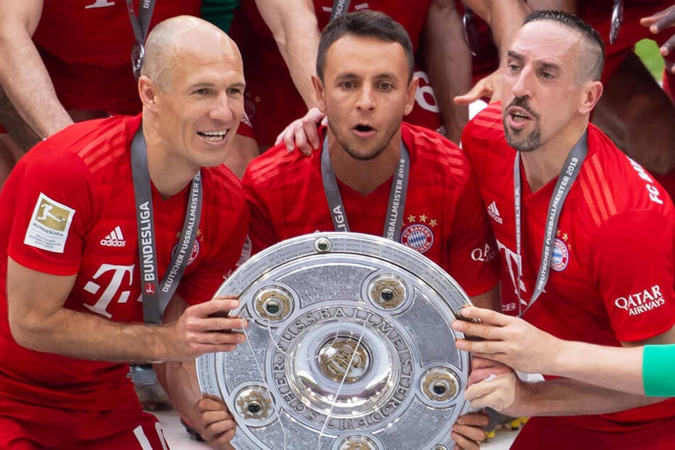 Die Abgänge von Arjen Robben (l.), Rafinha (M.) und Franck Ribery hat der FC Bayern München noch nicht auffangen können.