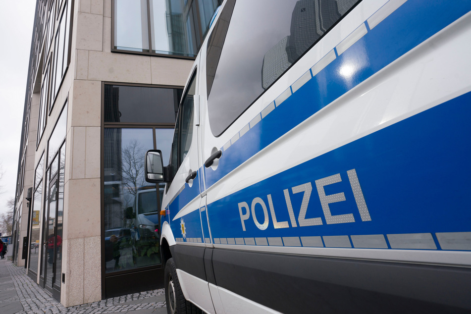 Die Polizei übergab die beiden wagemutigen Teenager an ihre Erziehungsberechtigten. (Symbolbild)