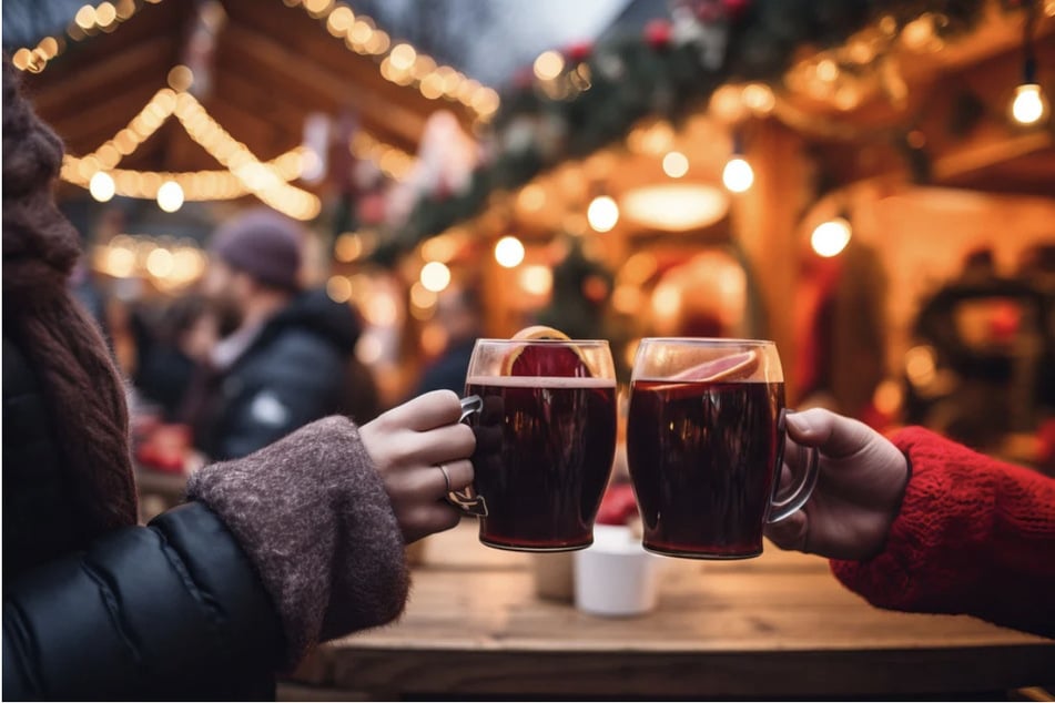 Mit Glühwein, Langos und Co. könnt Ihr Euch im Herr Kauzig auf den Winter einstimmen. (Symbolbild)