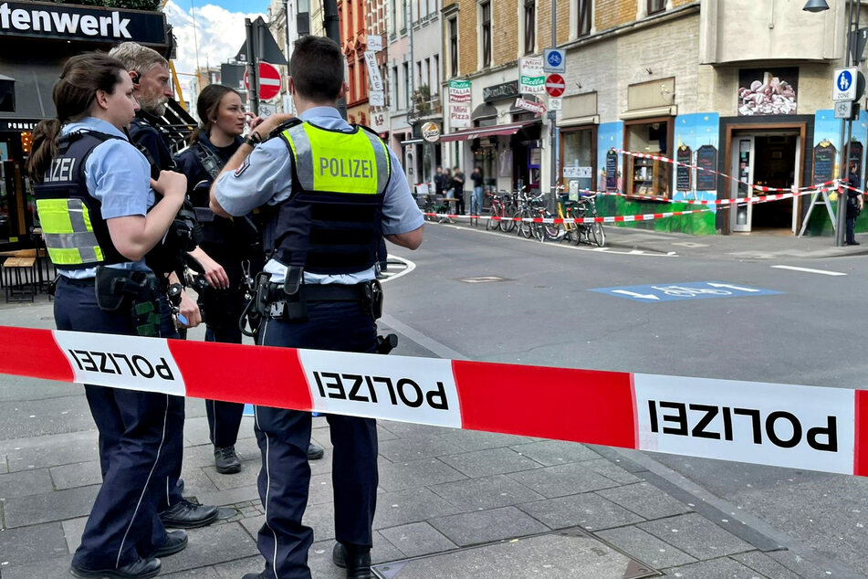 Am Freitagnachmittag eskalierte die Situation vor einer Pizzeria in der Kölner Innenstadt.