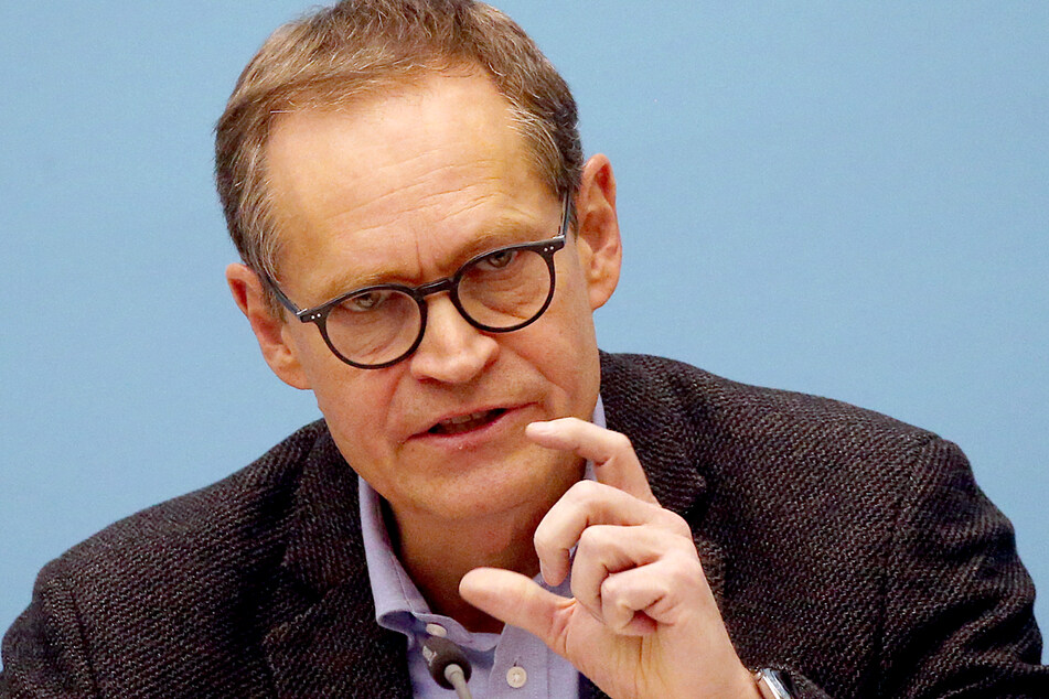 Michael Müller (56, SPD) plant Schulöffnungen für den 22. Februar.