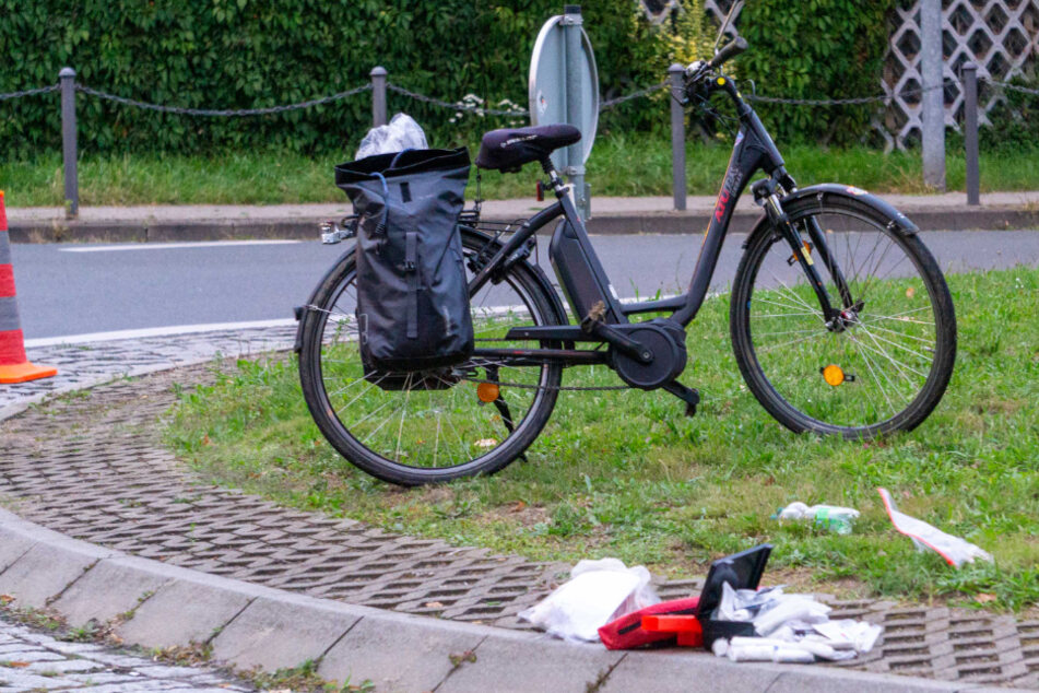 Pedelec-Fahrer von Auto erfasst: Mann schwer verletzt